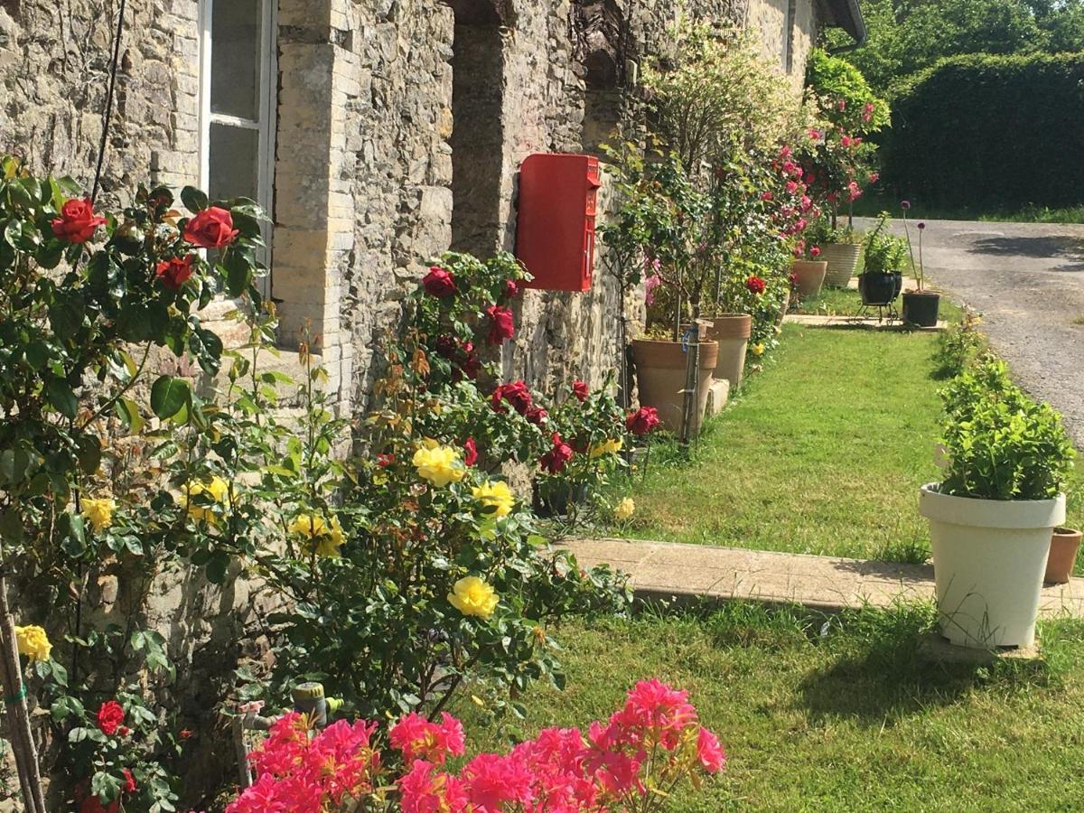Chez Thomas 7 Route Du Monde Ancien Bed and Breakfast Saint-Georges-D'Aunay Εξωτερικό φωτογραφία