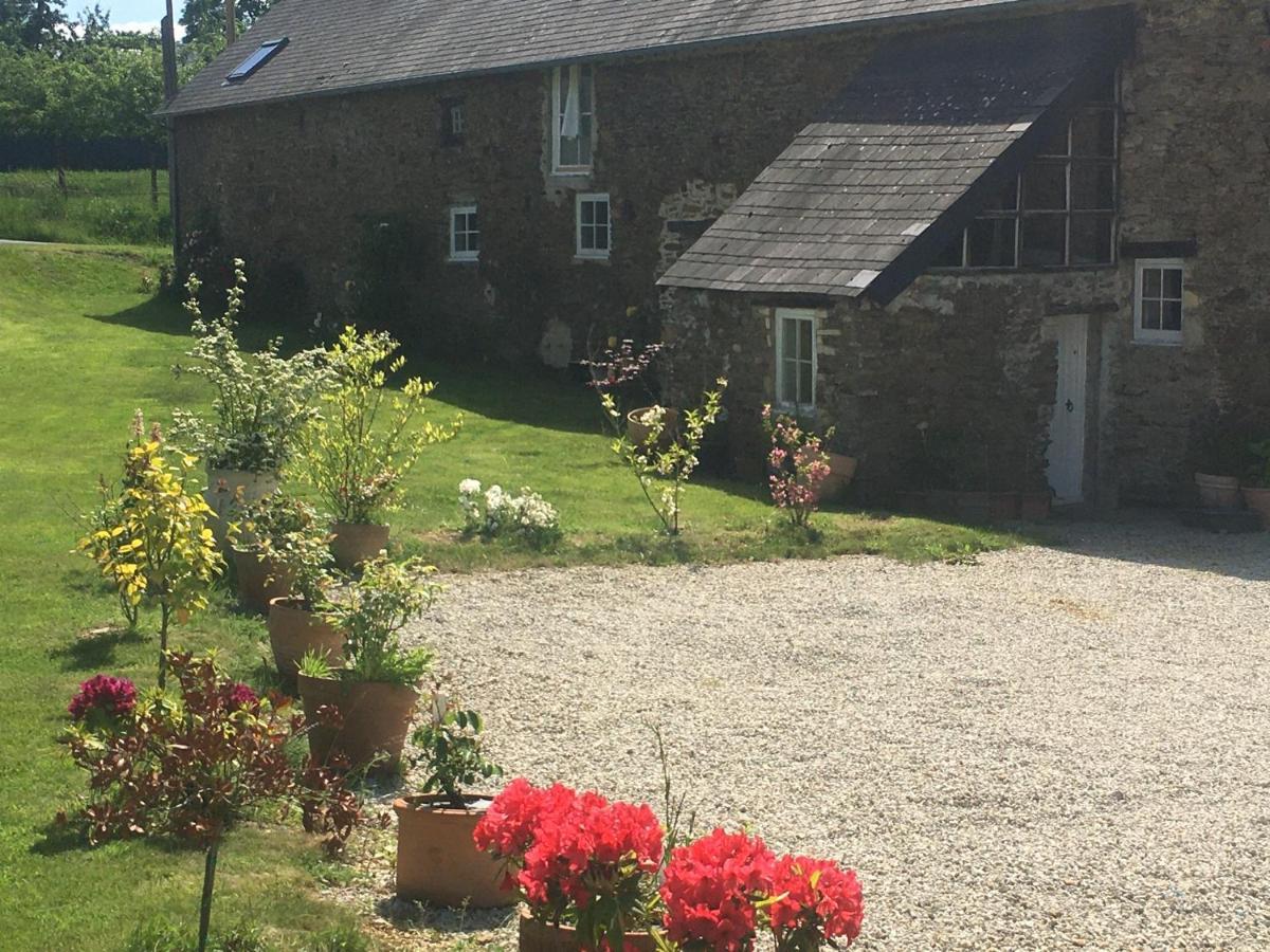 Chez Thomas 7 Route Du Monde Ancien Bed and Breakfast Saint-Georges-D'Aunay Εξωτερικό φωτογραφία